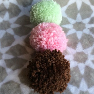 2.5 Inch White Large Craft Pom Poms 15 Pieces