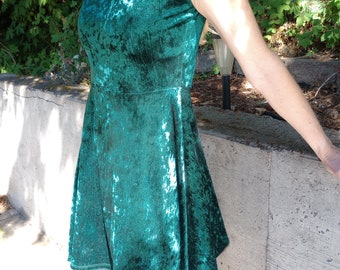 Emerald green velvet designer off the shoulder mini Dress Size 6. Made in USA
