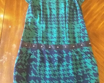 Green and blue hounds tooth dress women's size 4. With pockets