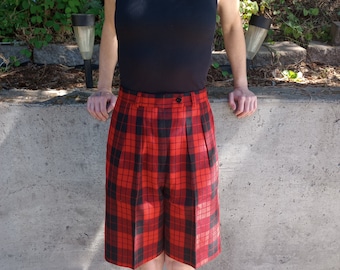 100% wool vintage plaid women's trouser shorts