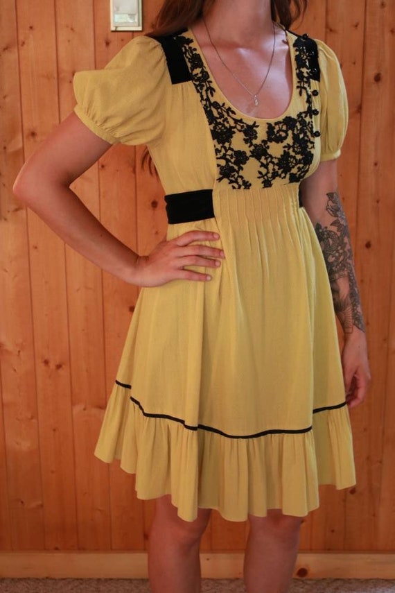 Yellow And Black Cotton And Velvet Anthropologie D