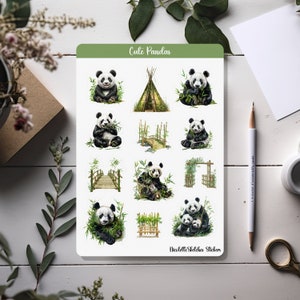 Foglio di adesivi con simpatici panda con teneri orsetti giganti e bambù - per planner, scrapbooking e artigianato stagionale
