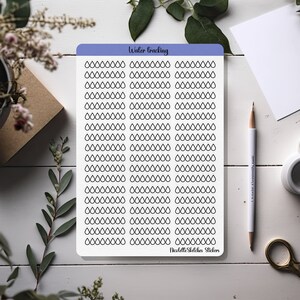 Könnte beinhalten: Eine Blatt mit Wassertropfen-Stickern mit dem Text "Water Cracking" und "Nicolelle Sketches Stickers" oben und unten auf dem Blatt.