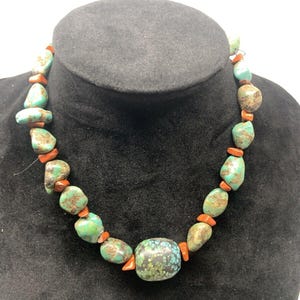 Vintage klobige Spinnennetz Türkis 12 ”Halskette mit natürlicher roter Koralle