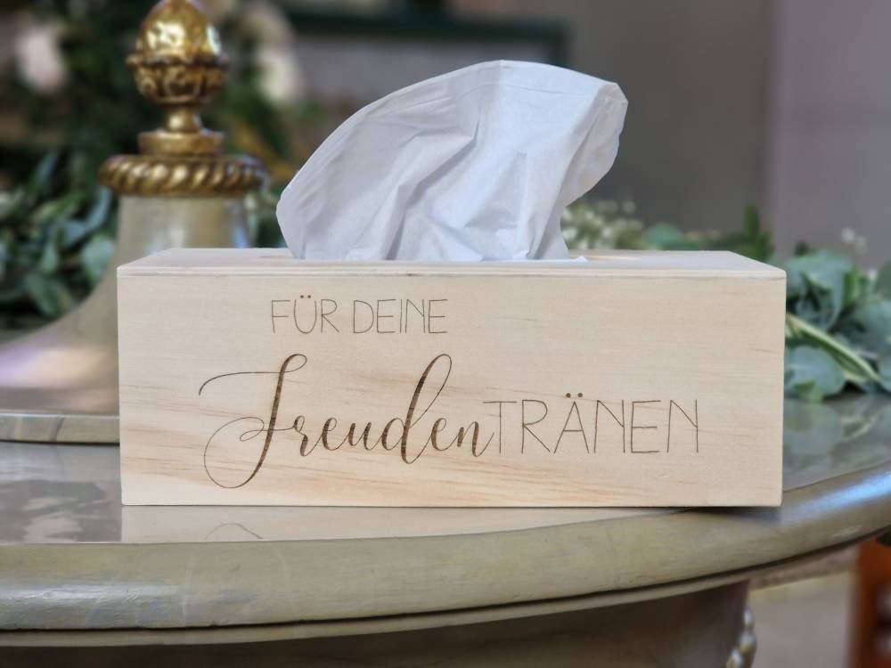 Taschentuchbox, Holz, personalisiert, mit Gravur, Holzbox, befüllbar, Hochzeit, Trauung, Kirche, Geschenk, Hochzeitsgäste, Freudentränen