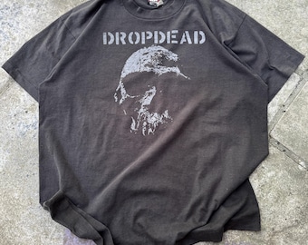 Camiseta vintage ultrarrara dos anos 90 da banda DROPDEAD, tamanho XL, com estampa de caveira, punk, hardcore e crust.