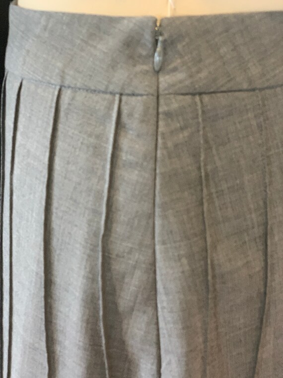 Size 10 Wool Gray Skirt with Mock Pleats - image 7