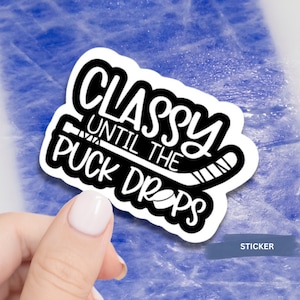 Hockey Humor Aufkleber Wasserfest Die Cut Design Aufkleber Lustiger Puck Sport Fan Geschenkidee Schwarz Vinyl Auto Zubehör Helm Dekoration Team