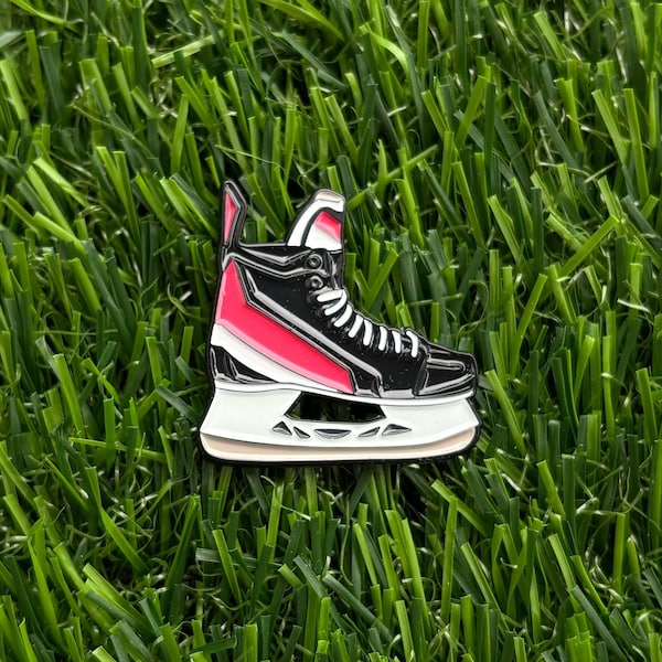 Skate Golf Ball Marker | Stylish Golf with Skate Inspired Design with Hat Clip | Hockey Golf Gear and Sports Enthusiasts | Father's Day