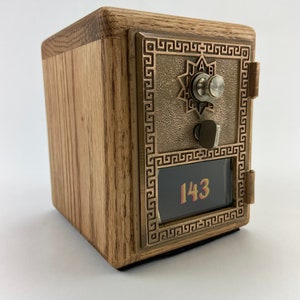 Caja de correos de roble vintage