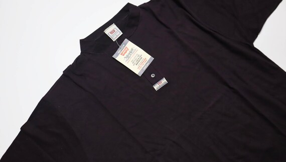 Levi’s Black T-Shirt Deadstock with Red Tab Logo … - image 1