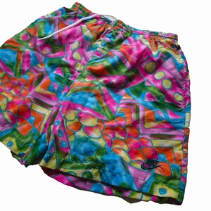 Vintage jaren 80 Nike shorts heren klein | Neon geometrische zwembroek retro atletische hardloopshort