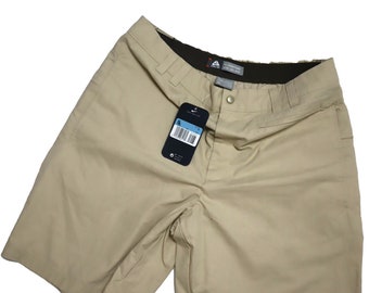 Seltene Deadstock Vintage Nike ACG Beige Trail Shorts | Wasserdicht, Unisex mit mehreren Taschen | Größe 31" Herren - S
