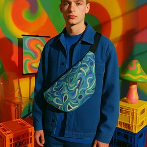 Psychedelic Swirl Fanny Pack: 70s Retro Festival Belt Bag
