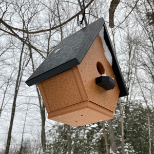 Classic Wren Poly Birdhouse, Cedar with Black Roof image 2