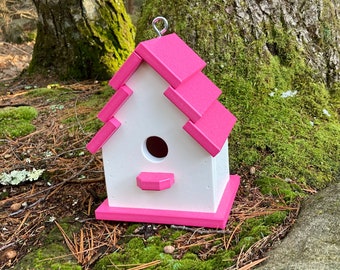 Traditional Eco-Friendly Poly Birdhouse, White with Pink Roof