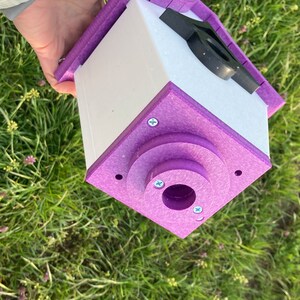 Regal Pole Mount Birdhouse White with Purple Roof image 4