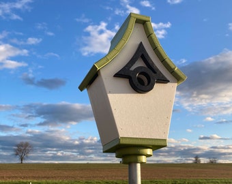 Regal Pole Mount Sustainable Birdhouse - White with Lime Roof