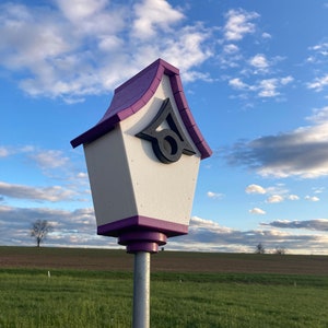 Regal Pole Mount Birdhouse White with Purple Roof image 6