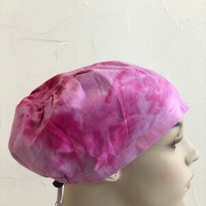 Light/ dark pink Shibori scrub cap