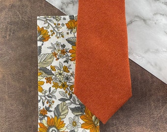 Men&#39;s Burnt Orange Slim Velour Necktie & White Sunflower Floral Print Pocket Square Set
