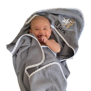 Hooded towel with name 100 x 100 cm, embroidered. Very nice and personal gift for babies and children image 1