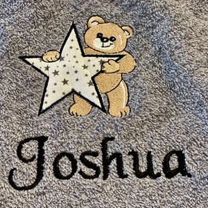 Hooded towel with name 100 x 100 cm, embroidered. Very nice and personal gift for babies and children image 3