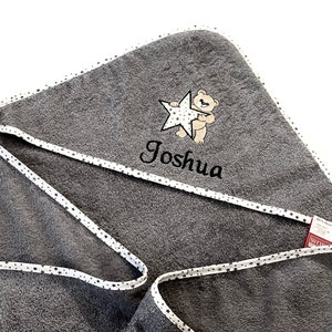 Hooded towel with name 100 x 100 cm, embroidered. Very nice and personal gift for babies and children image 2