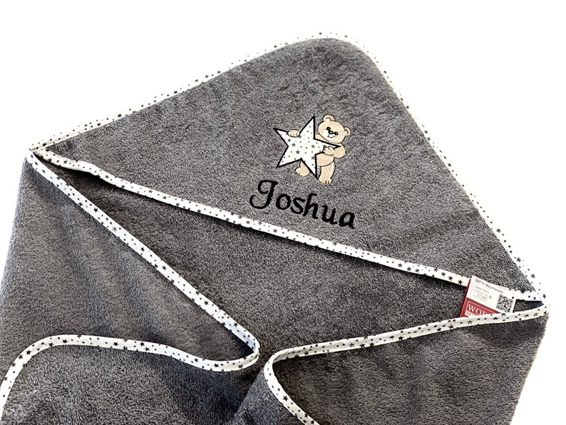 Hooded towel with name 100 x 100 cm, embroidered. Very nice and personal gift for babies and children image 2