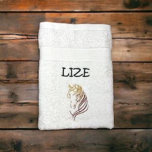 Towel embroidered with name and horse head, 15 different colors possible, showers, sauna, hands