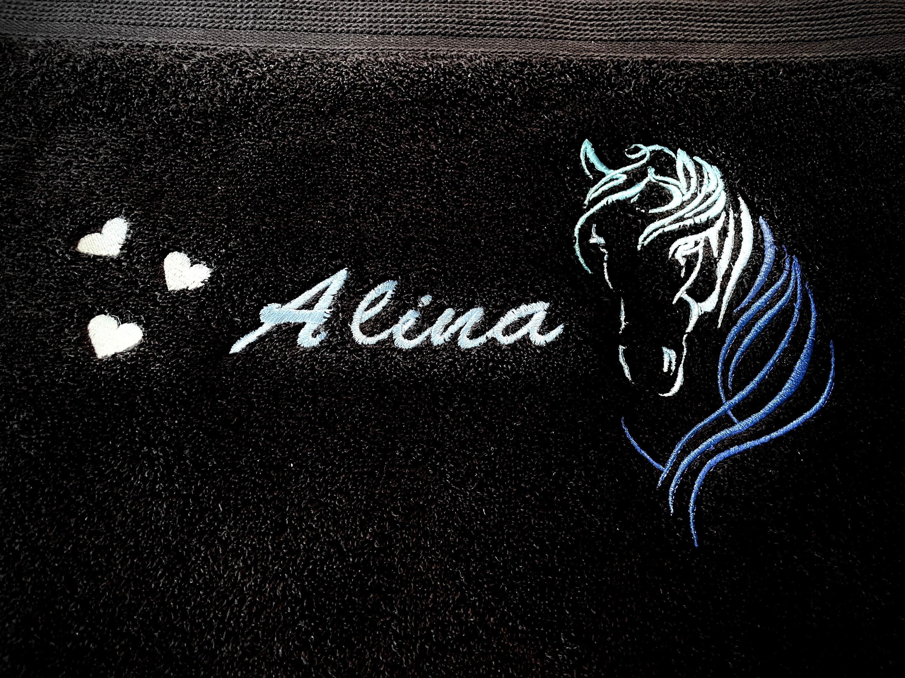 Duschhandtuch 70x140 cm bestickt mit einem Pferdekopf Herzen | Etsy