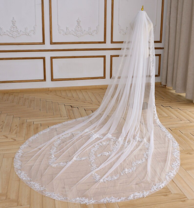 Love Heart Wedding Veil Lace Edge Veil Floral Bridal Veil Cathedral Veil Hem Lace Veil Chapel Lace Veil Sweet Heart Veil All Length