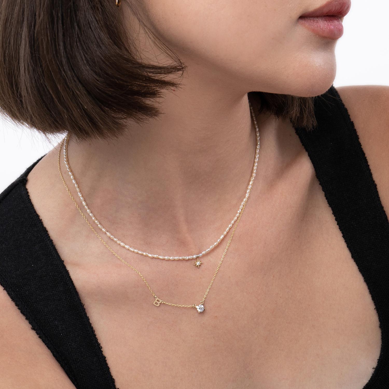 Oak&Luna ? パーソナライズされたINEZ イニシャルネックレス 最大8個のイニシャル/ダイヤモンドあり/なし ? シルバー、ゴールドメッキ、 イネス イニシャル ネックレス | オーク アンド ルナ | 925 シルバー