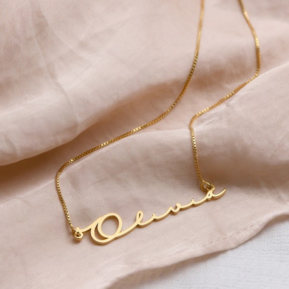 Personalized Minimalist Name Necklace 