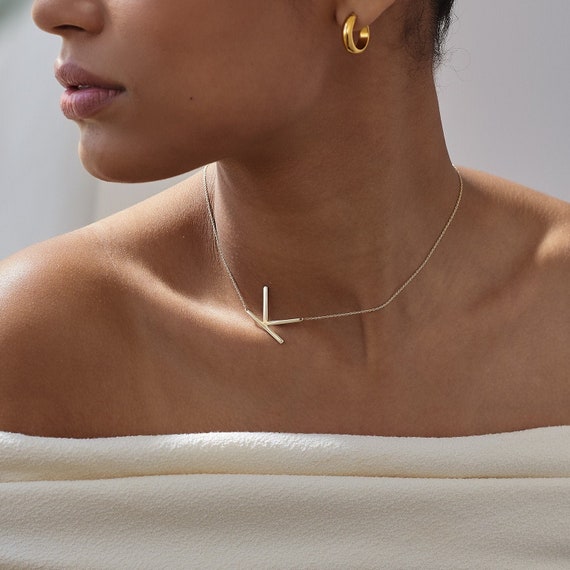 Collana con iniziale multidisco personalizzata, collana con iniziale per bambini incisa, regalo per la festa della mamma, regalo di anniversario, regalo di Natale per la mamma - Italia
