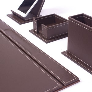 Vega Leather Desk Set With 4 Accessories Brown Mobile Phone Holder Pen Holder Desk Pad Desk Accessories Handmade Carton boxed image 2