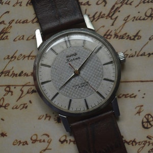 Montre HMT Karna. Omega Tudor Military Timor Idées cadeaux Seiko Rolex Patek Philippe Jaeger Piguet IWC Cartier Heuer Penerai Swatch Timex Titan