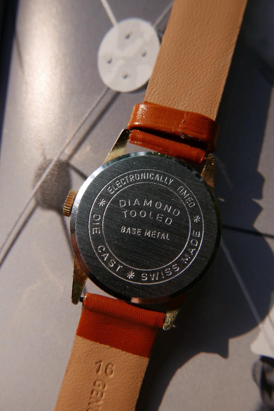 Vintage Swiss-made Football Wind-up Watch - Etsy display picture 2