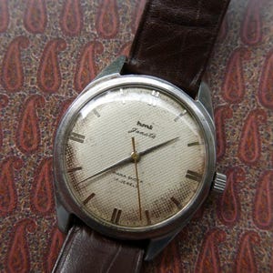 Montre vintage Hmt Janata. Idées cadeaux Omega Tudor Military Timor Seiko HMT Rolex Patek Philippe Jaeger Piguet IWC Cartier Heuer Penerai