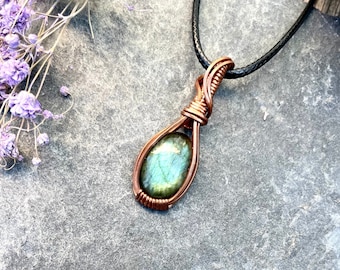 Labradorit Kupfer Anhänger handgefertigter Wire Wrap Anhänger Kristallkette Spirituelles Geschenk für Kreativität Schutz und Freude