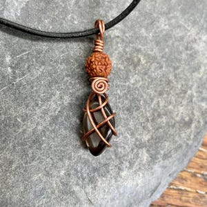 Rokerige kwartskristal ketting ruwe stenen hanger beschermende steen