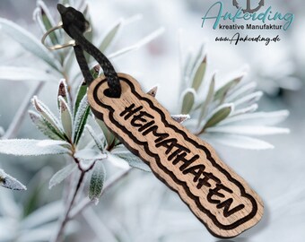 Keychain HOME PORT engraving made of genuine walnut wood