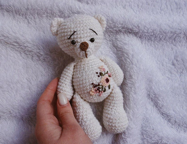 Gosedjur med björn som julklapp till tvillingbarn, 1-årsdag. Beige elfenbensbrun björn som babyshowerpresent till småbarn Vit