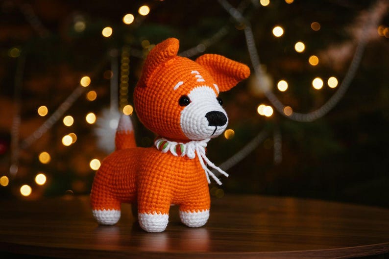 Hochet de Noël chiot corgi en peluche à personnaliser, cadeau mignon pour bébé, animal en peluche, cadeau pour amoureux des chiens. Ferme de pépinière de décoration de maman de corgi. Orange