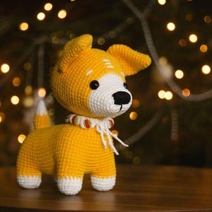 Hochet de Noël chiot corgi en peluche à personnaliser, cadeau mignon pour bébé, animal en peluche, cadeau pour amoureux des chiens. Ferme de pépinière de décoration de maman de corgi. Jaune