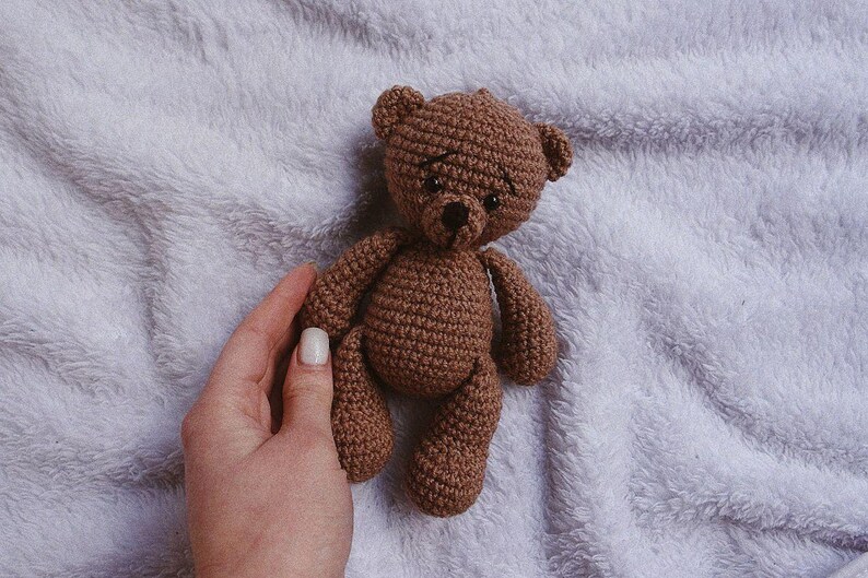 Gosedjur med björn som julklapp till tvillingbarn, 1-årsdag. Beige elfenbensbrun björn som babyshowerpresent till småbarn bild 7