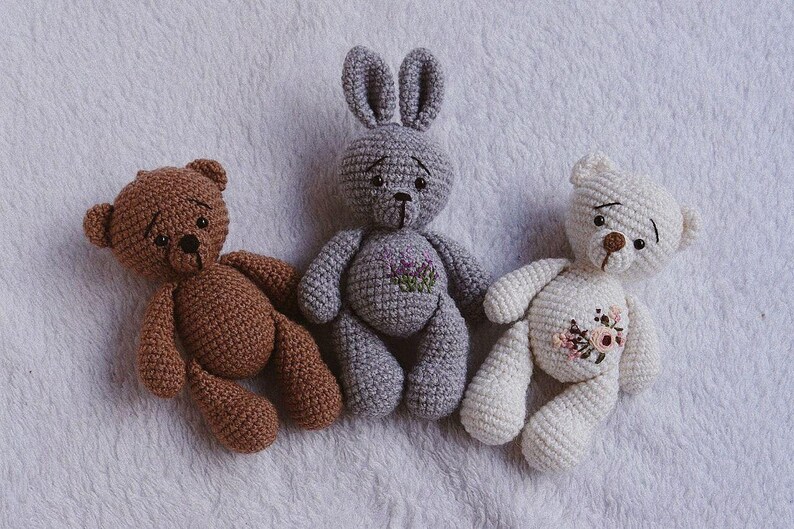 Gosedjur med björn som julklapp till tvillingbarn, 1-årsdag. Beige elfenbensbrun björn som babyshowerpresent till småbarn bild 6