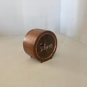 Caja redonda de madera para donaciones caritativas Kupah Tzedakah con ventana de acrílico transparente קופה צדקה Regalo de arte judío judaico grabado en hebreo personalizado