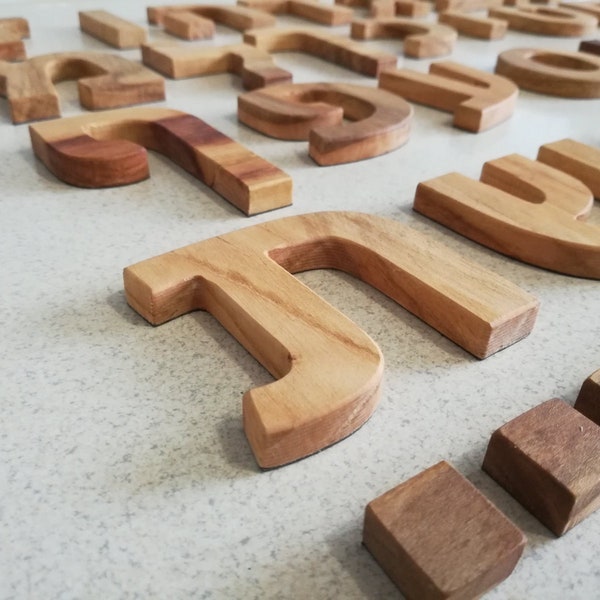 Ensemble de lettres 3D en bois massif de l'alphabet hébreu Aleph-Bet aimant pour réfrigérateur apprendre l'hébreu fait main en bois