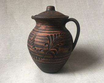 陶器の粘土の水差し 手作りの水とミルクのテラコッタのピッチャー 蓋